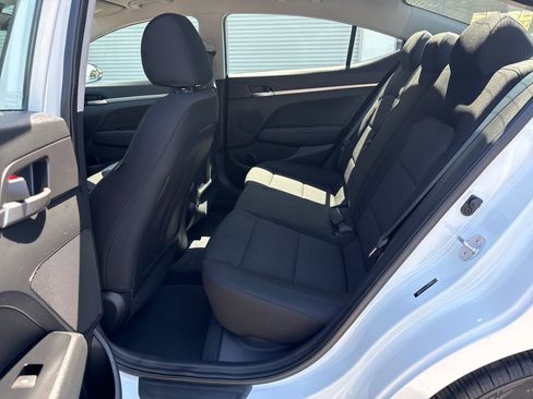 Used 2020 Hyundai Elantra SE w/ Cargo Package (C1) FWD image 25