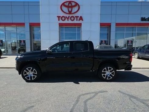 Used 2023 Chevrolet Colorado Z71 image 2