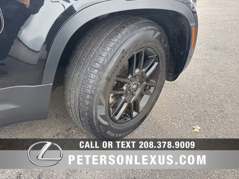 Used 2023 Land Rover Defender 110 S image 10