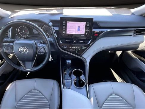 Used 2024 Toyota Camry SE image 14
