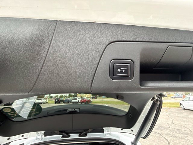 Certified 2022 Buick Envision Avenir w/ Technology Package II FWD image 35