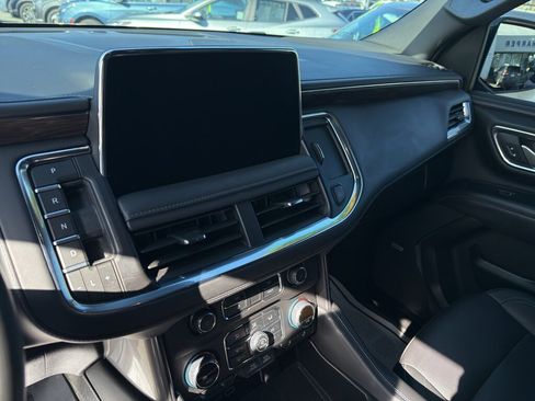 Used 2024 Chevrolet Tahoe Z71 w/ Luxury Package image 20