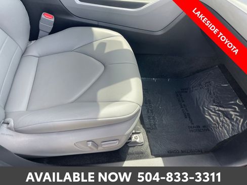 Used 2023 Toyota Highlander XLE FWD image 16