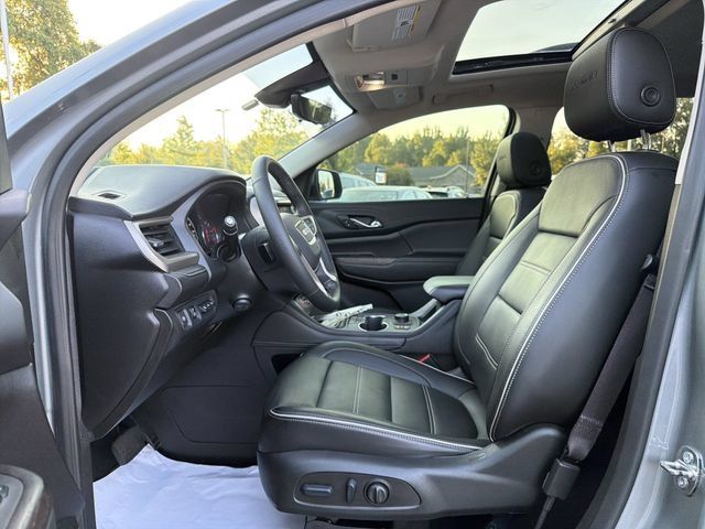Used 2023 GMC Acadia Denali w/ Denali Ultimate Package FWD image 11