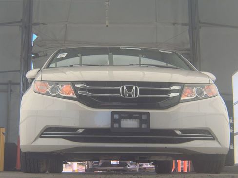 Used 2016 Honda Odyssey EX-L image 3