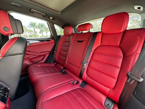 Certified 2026 Porsche Macan image 36