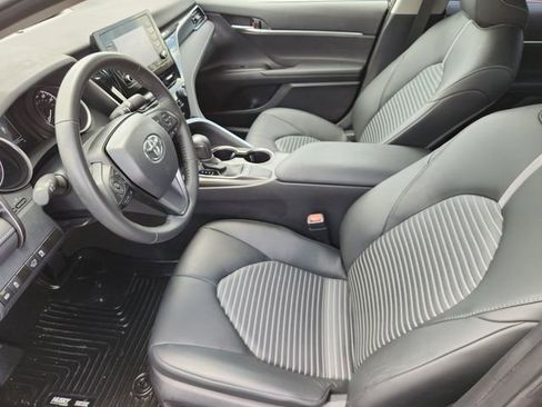 Used 2024 Toyota Camry SE FWD image 11