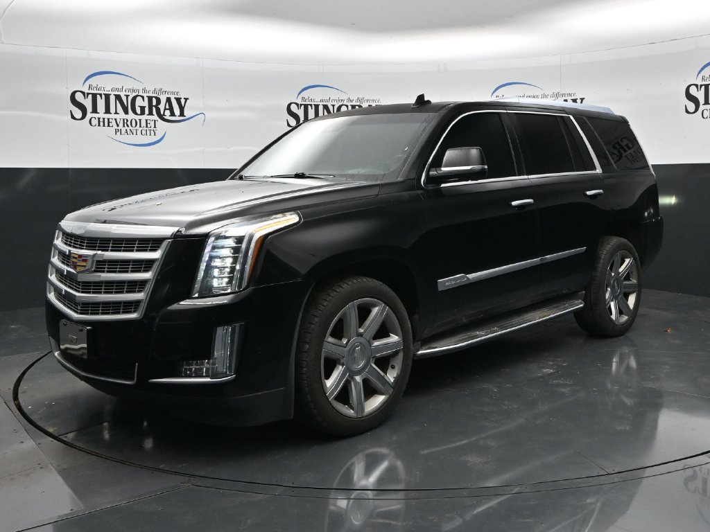 Used 2017 Cadillac Escalade Luxury AWD/4WD image 3