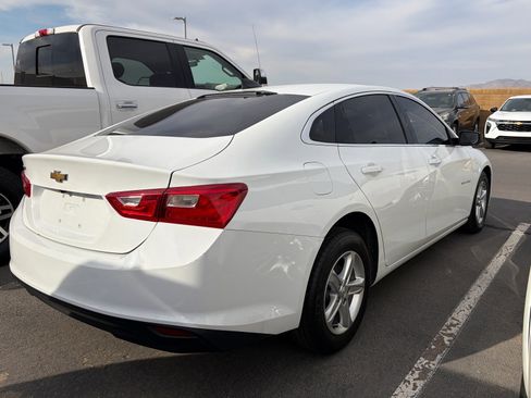 Used 2023 Chevrolet Malibu LS image 3