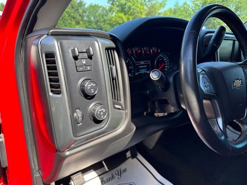 Used 2018 Chevrolet Silverado 1500 LT w/ All Star Edition AWD/4WD image 9