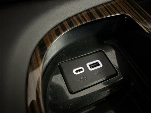 Certified 2021 Cadillac Escalade ESV Premium Luxury image 35