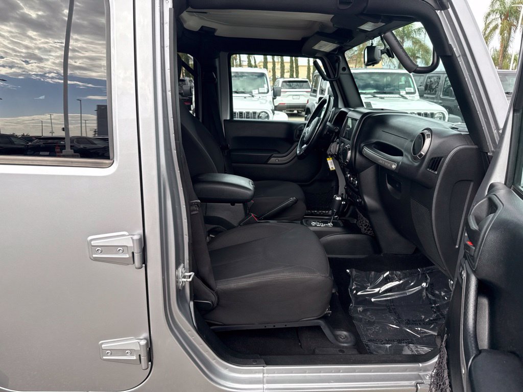 Used 2018 Jeep Wrangler Unlimited Sport S AWD/4WD image 25
