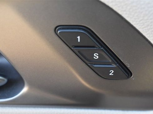 Used 2022 Chrysler Pacifica Touring-L image 22