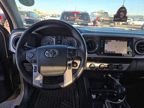 Used 2019 Toyota Tacoma SR5 AWD/4WD image 9
