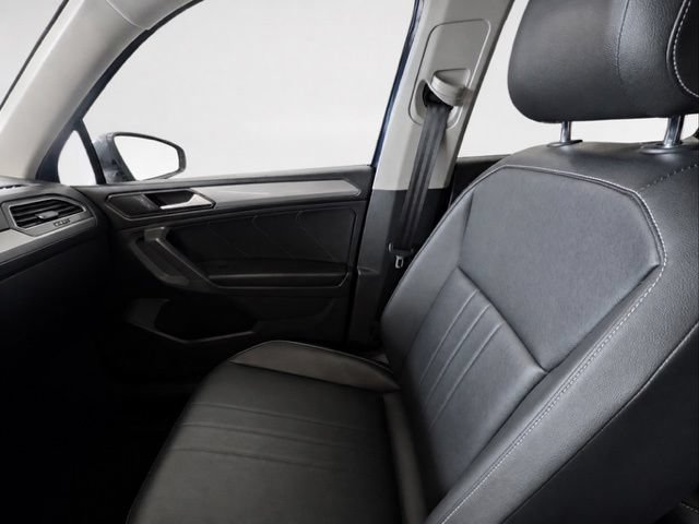 Used 2022 Volkswagen Tiguan SE AWD/4WD image 18