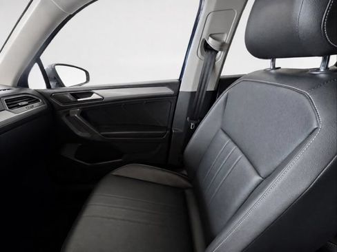 Used 2022 Volkswagen Tiguan SE AWD/4WD image 18