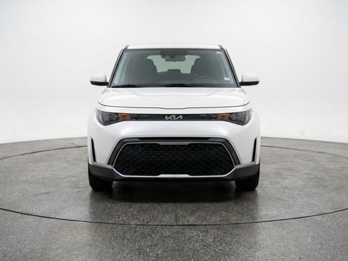 Used 2025 Kia Soul LX w/ LX Technology Package image 2