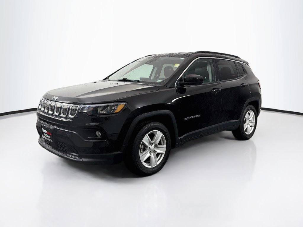 Used 2022 Jeep Compass Latitude FWD image 3