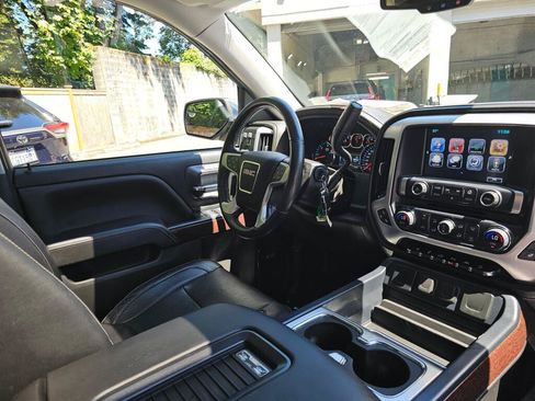 Used 2017 GMC Sierra 1500 SLT AWD/4WD image 10
