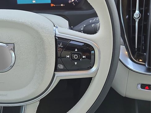 New 2026 Volvo XC90 B6 Ultra w/ Protection Package Premier image 20