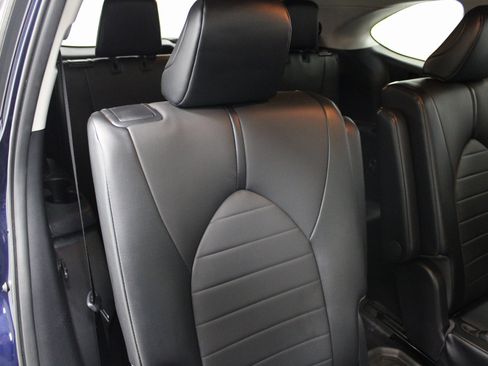 Used 2021 Toyota Highlander XLE image 28