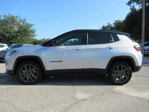 Certified 2026 Jeep Compass Limited AWD/4WD image 4