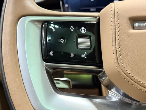 Used 2025 Land Rover Range Rover Long Wheelbase SE image 22