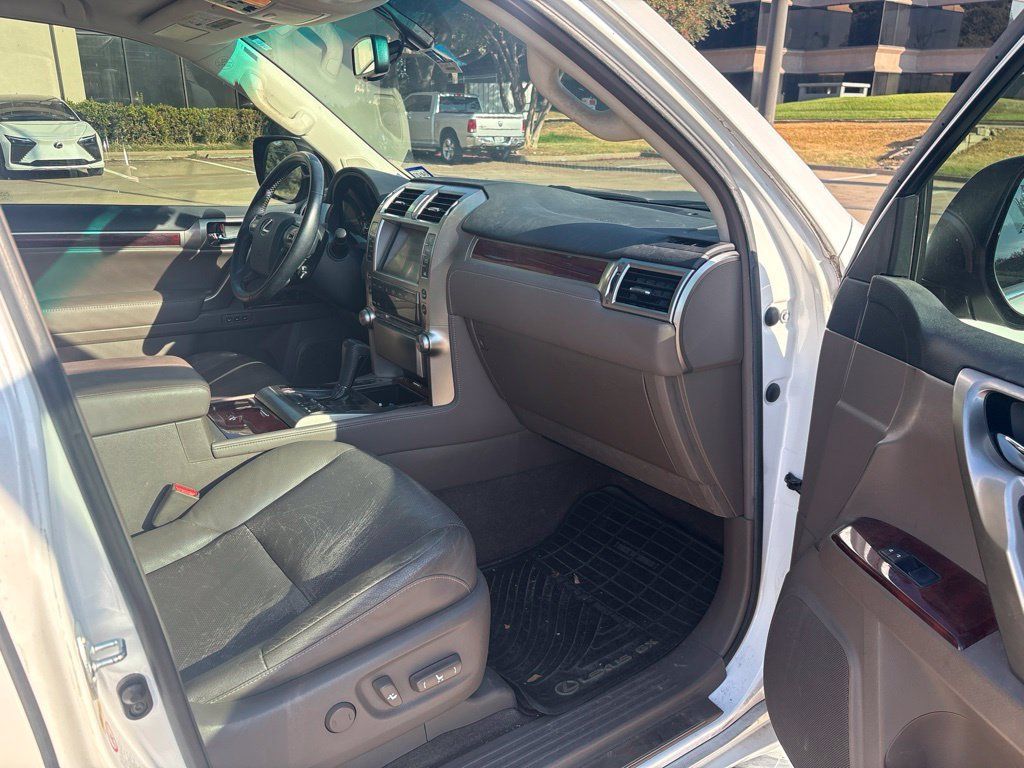Used 2010 Lexus GX 460 AWD/4WD image 17