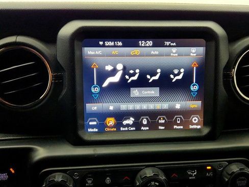 Used 2022 Jeep Wrangler Unlimited Sahara AWD/4WD image 18