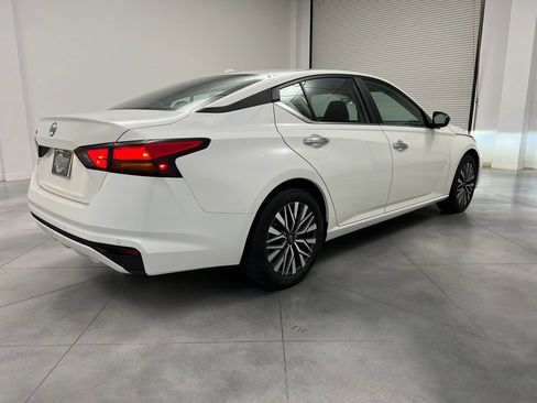 Used 2025 Nissan Altima 2.5 SV FWD image 9