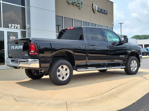Used 2026 RAM 2500 Big Horn AWD/4WD image 4