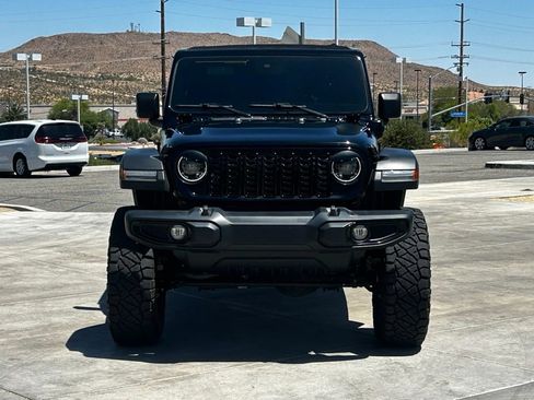 Used 2024 Jeep Wrangler Unlimited AWD/4WD image 2