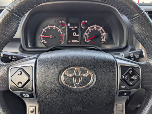 Used 2021 Toyota 4Runner SR5 Premium image 23