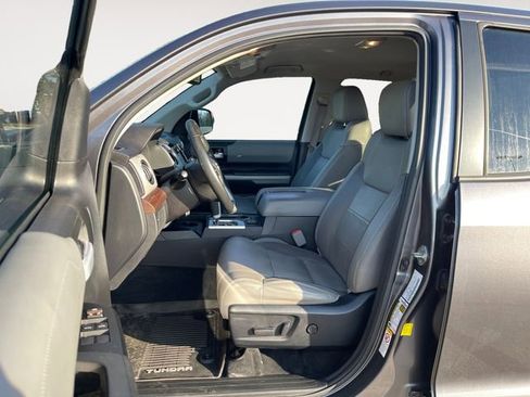 Used 2019 Toyota Tundra Limited w/ Limited Premium Package AWD/4WD image 9