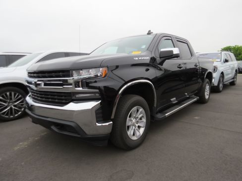 Used 2021 Chevrolet Silverado 1500 LT w/ Bed Protection Package AWD/4WD image 3