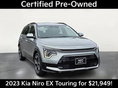 Used 2023 Kia Niro EX Touring