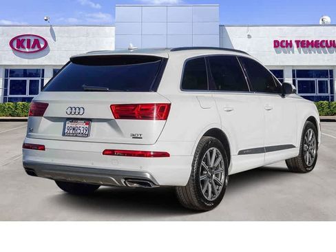Used 2017 Audi Q7 3.0T Premium Plus image 4