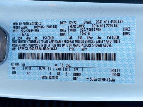 Used 2022 Ford Escape SE w/ SE Sport Appearance Package image 27