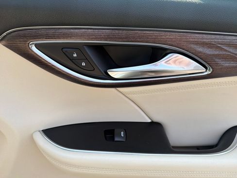 Used 2023 Buick Envision Avenir AWD/4WD image 27