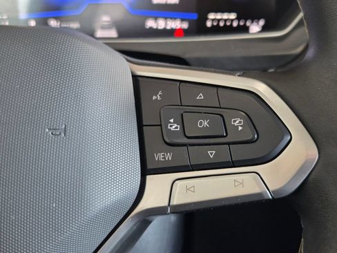 Used 2024 Volkswagen Tiguan SE AWD/4WD image 11