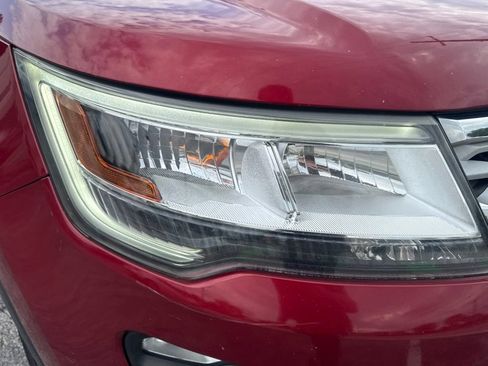 Used 2018 Ford Explorer XLT w/ Equipment Group 202A AWD/4WD image 51