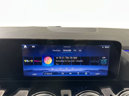 Used 2025 Mercedes-Benz GLA 250 4MATIC image 16