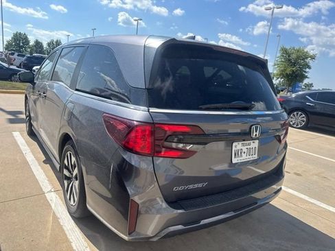Certified 2025 Honda Odyssey EX-L image 5