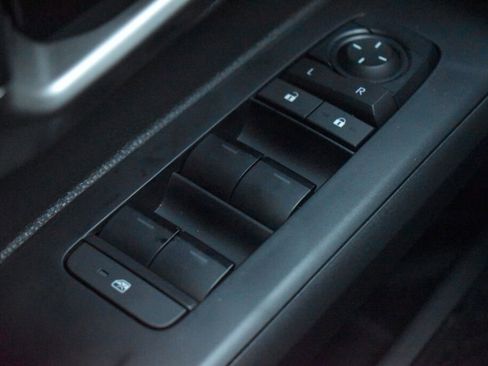 Certified 2025 Toyota Tacoma TRD Off-Road image 16