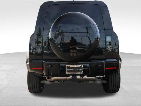 New 2026 Land Rover Defender 110 X-Dynamic SE image 6