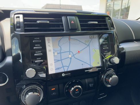 Used 2021 Toyota 4Runner TRD Off-Road Premium w/ Moonroof Package AWD/4WD image 17