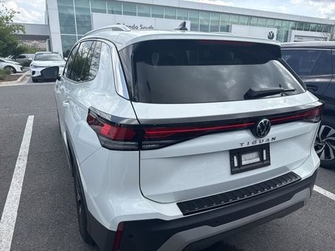 Used 2025 Volkswagen Tiguan S FWD image 8