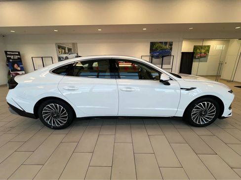 New 2026 Hyundai Sonata Limited FWD image 6