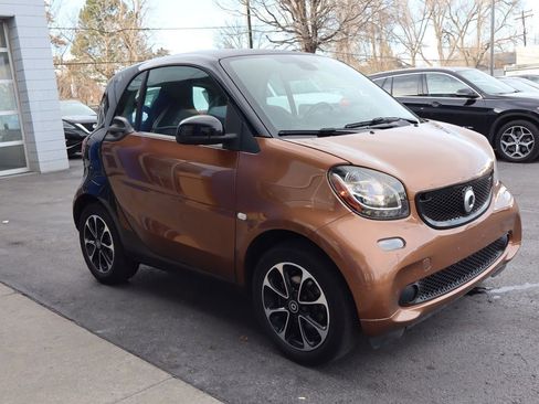 Used 2016 smart fortwo passion image 5