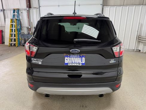 Certified 2018 Ford Escape SE w/ SE Sync 3 Package image 24